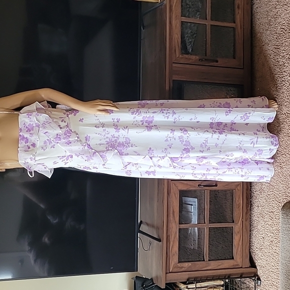 Premier Amour White & Purple Floral Maxi Amour Sleeveless Floral Maxi Dress - Picture 3 of 17